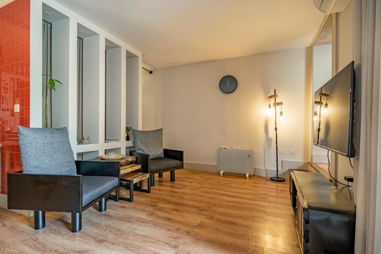 Private Garden In City Center Apartment